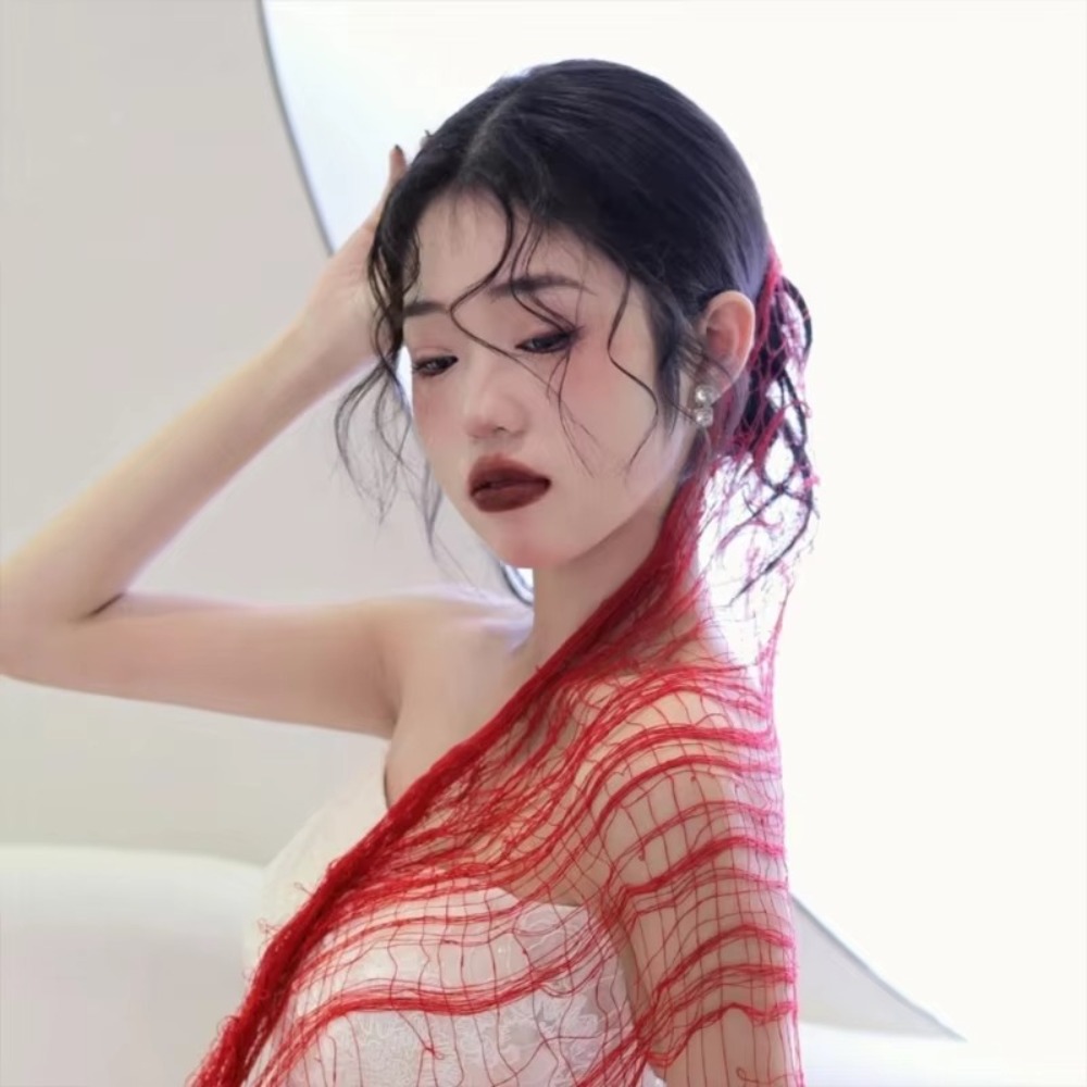 Fashion Distressed Scarf Ragge - Street Fashion Photography 评论和价格